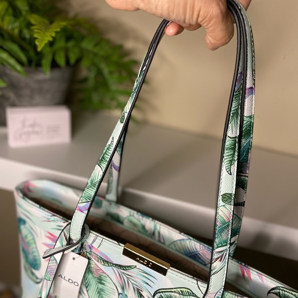 Handbag - Picture 6 of 6